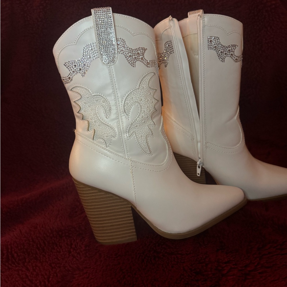White Cowboy Boots with Rhinestones